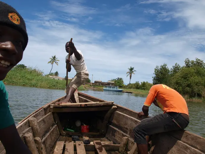 Cruzando el río Mono, Benin