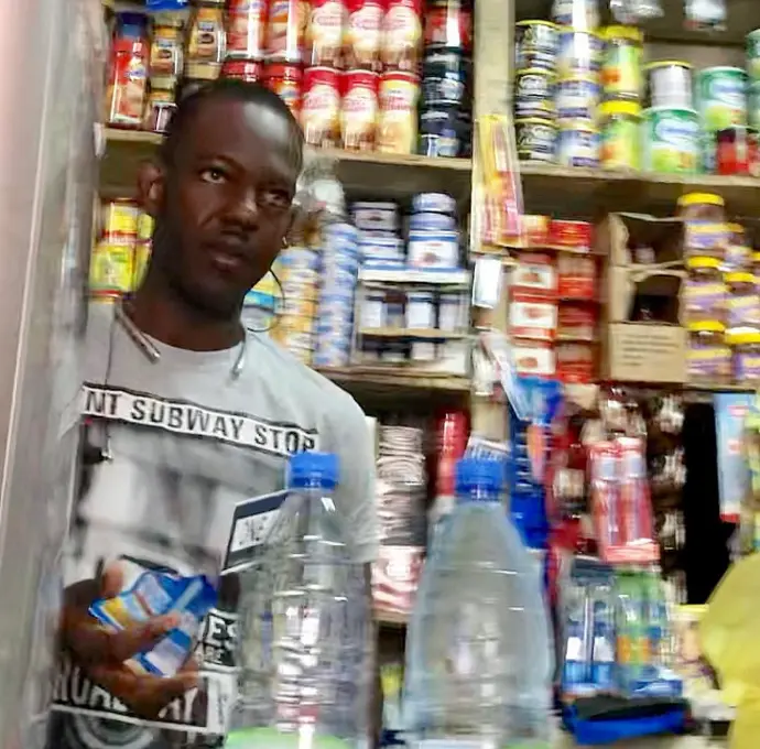 Tienda de alimentación en Dakar