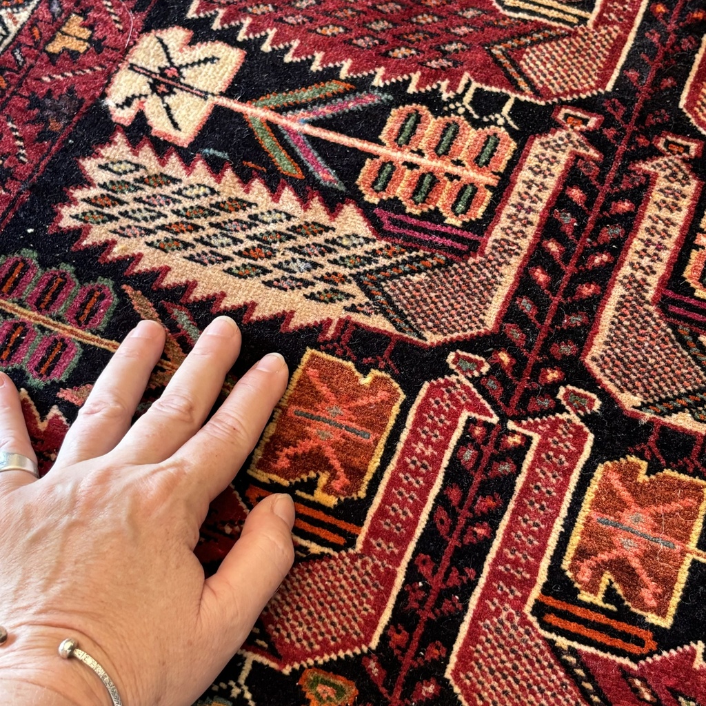 Alfombra persa Kurdistán, 1862, 133x100cm. (col. Bentley)