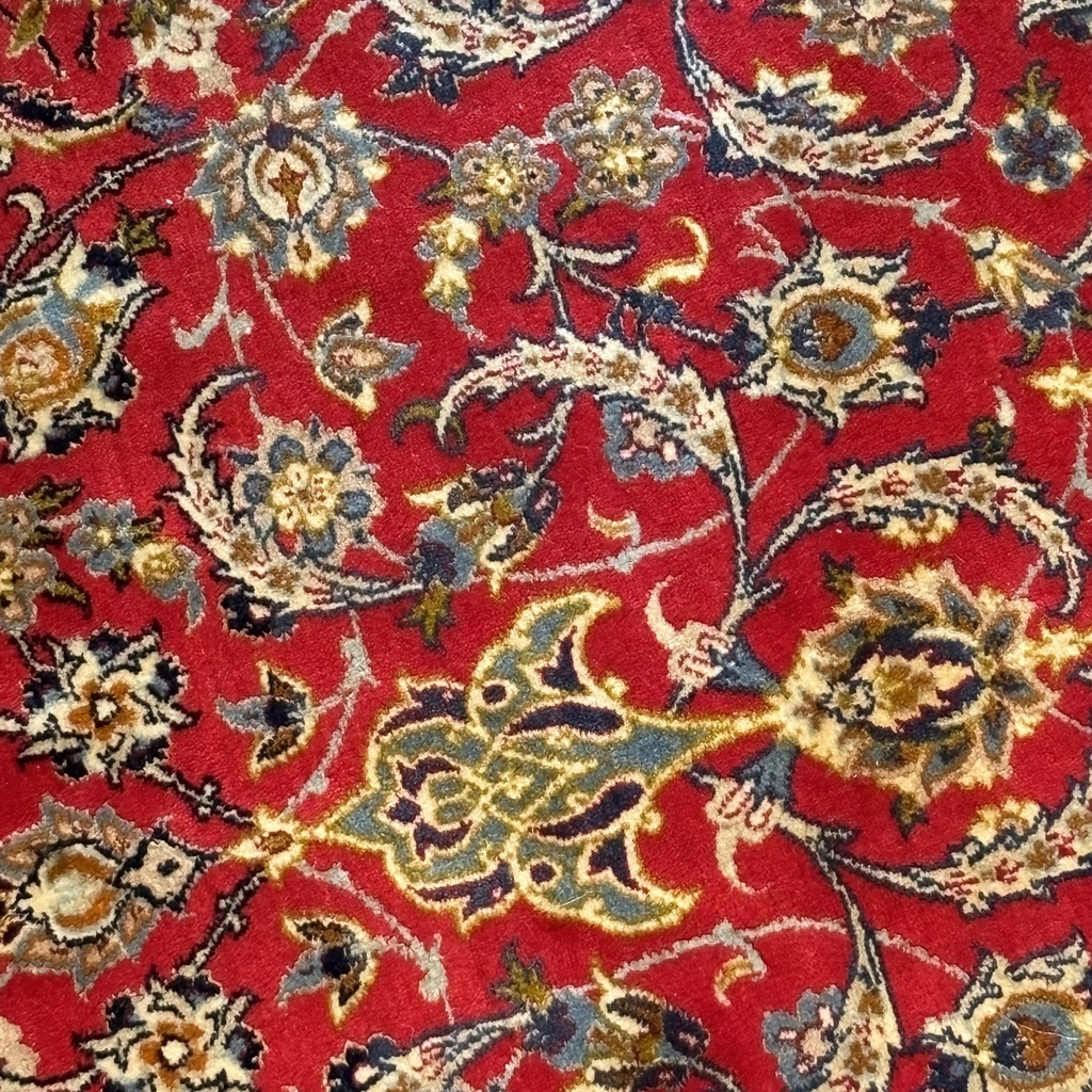 Alfombra persa clásica, 1815, 168x109cm. (col. Bentley)