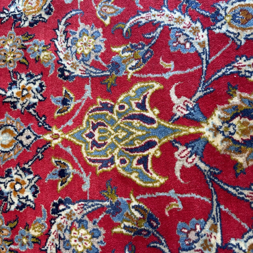 Alfombra persa clásica, 1815, 168x109cm. (col. Bentley)