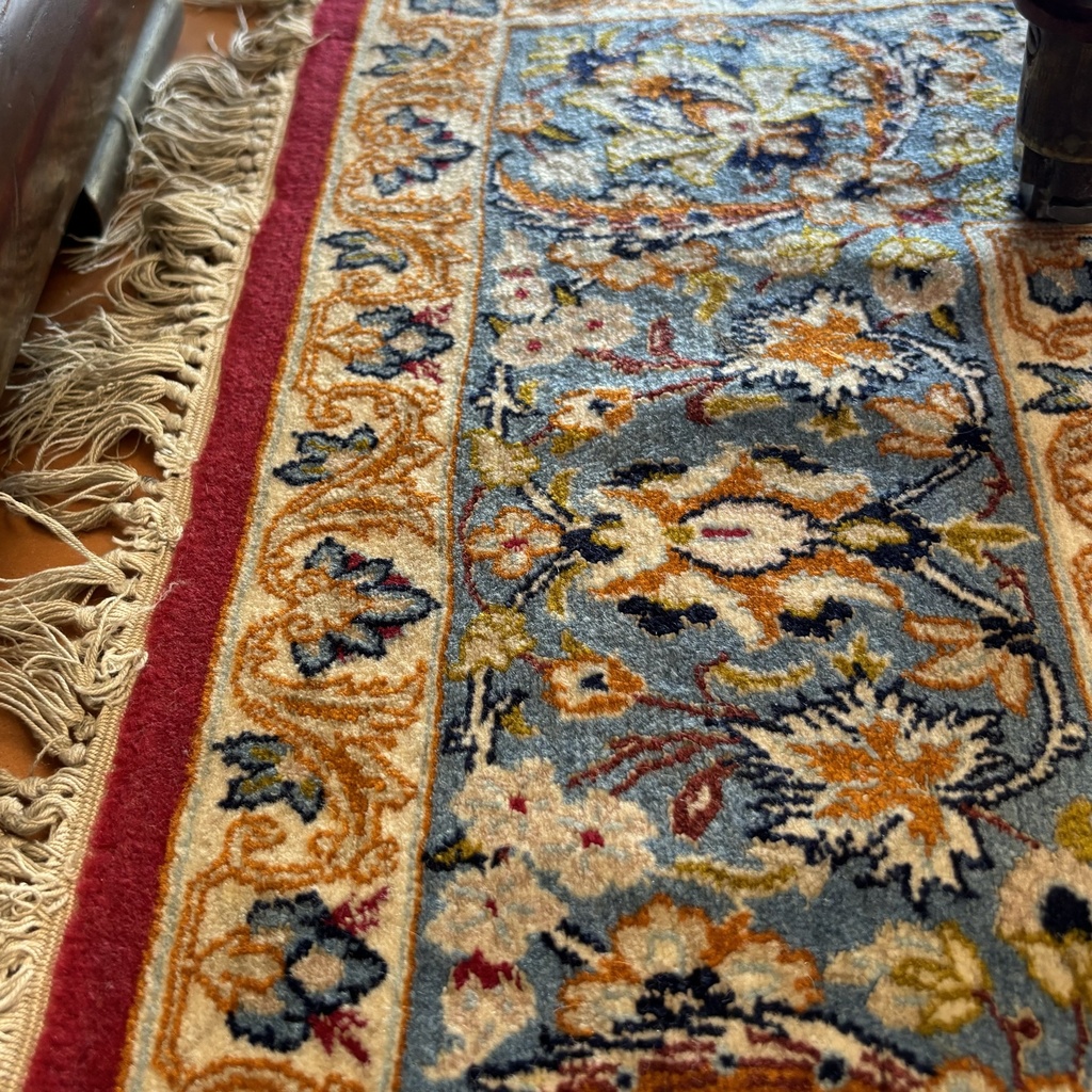 Alfombra persa clásica, 1815, 168x109cm. (col. Bentley)
