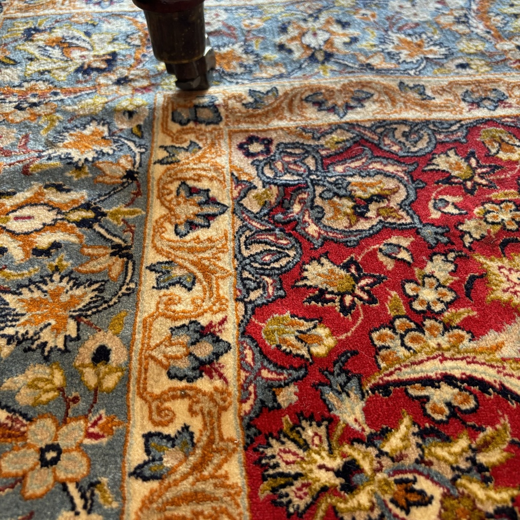 Alfombra persa clásica, 1815, 168x109cm. (col. Bentley)