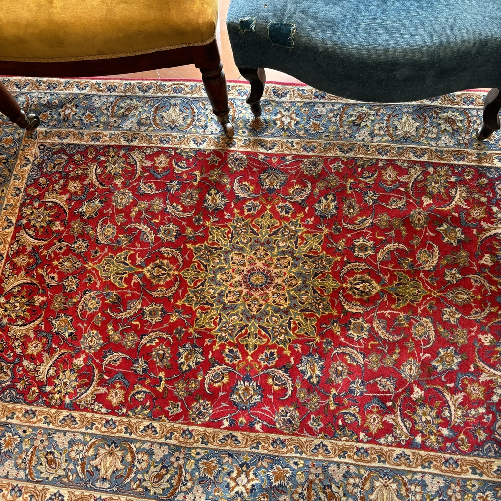 Alfombra persa clásica, 1815, 168x109cm. (col. Bentley)